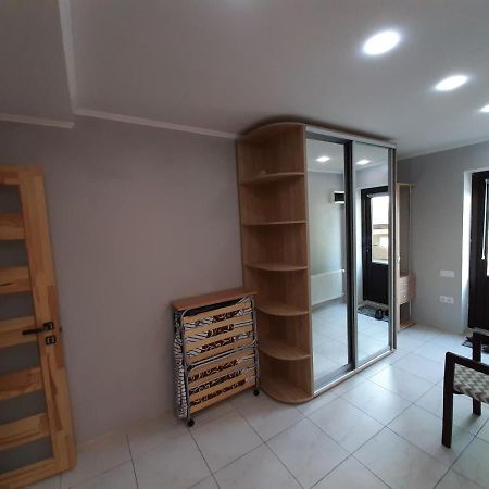 Апартаменты С Террасой И Гаражом Odessa Ngoại thất bức ảnh
