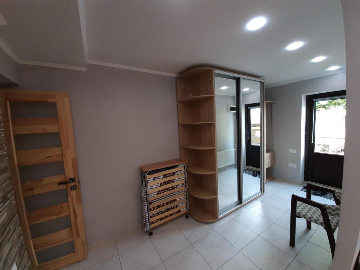 Апартаменты С Террасой И Гаражом Odessa Ngoại thất bức ảnh